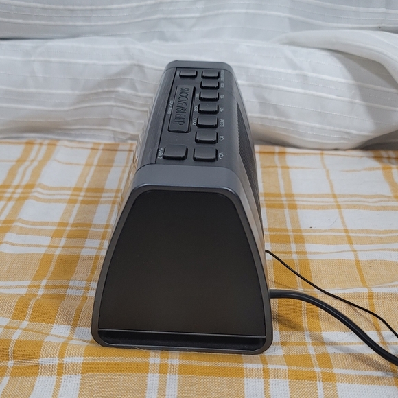 TIMEX T235Y Digital Tuner Alarm Clock Radio Large Display (Tested) - Picture 5 of 6